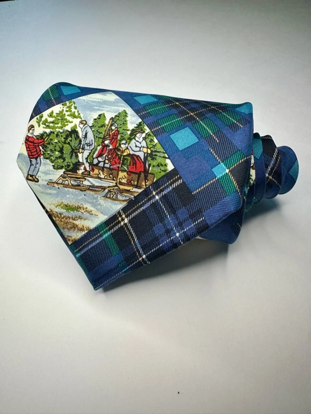 🎄Vintage CHAPS RALPH LAUREN Winter Holiday Scene Blue Classic Tie, 4”